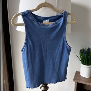 Blue tank size 13-14 great condition